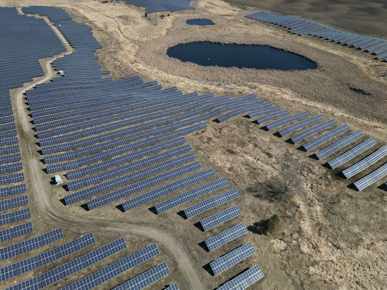 Skálázható napelemes energiatároló rendszer