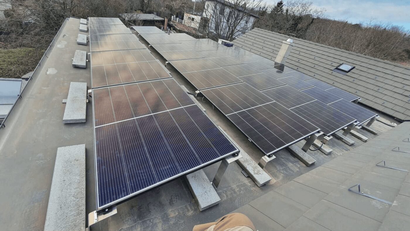 Békásmegyer – 12 kW-os rendszer, hibrid inverterrel, 10 kW akkumulátorral